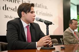 ¿Qué es el Modelo Parlamentario Universitario impulsado por Emiliano Rojas?